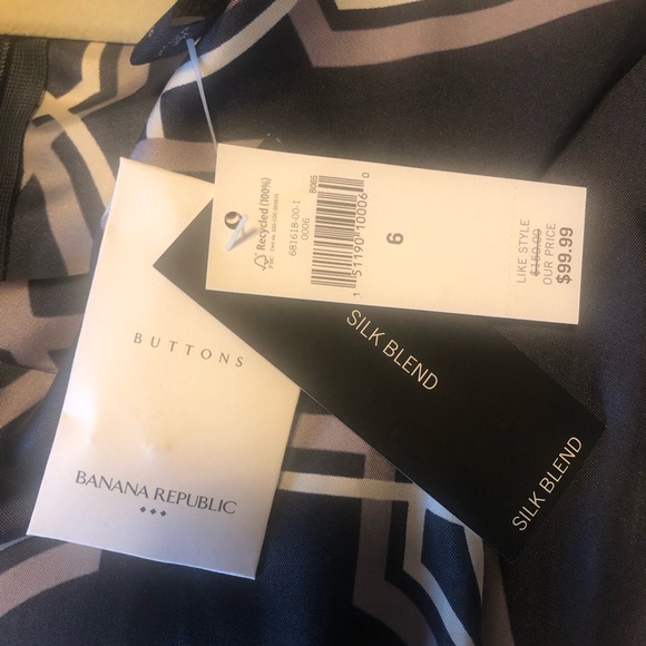 NWT Banana Republic dress. Size 6. Originally $99.99. Silk blend. - Picture 6 of 8